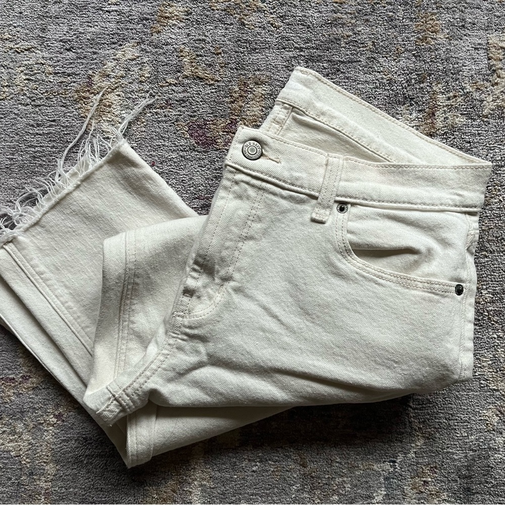 Old navy off white cropped Jean sz 6
